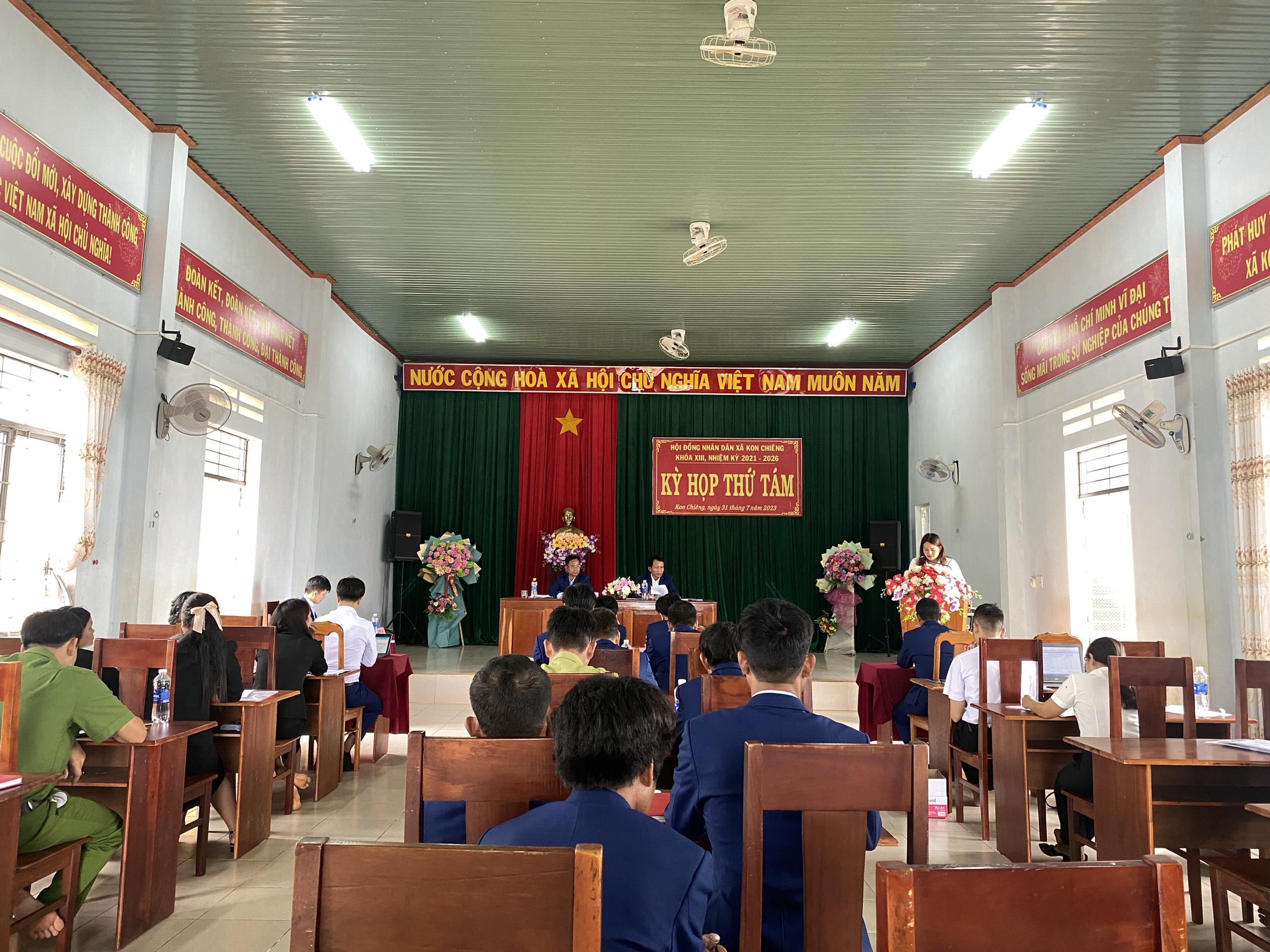 Hội đồng nhân dân xã Kon Chiêng tổ chức kỳ họp thứ 8 HĐND xã khóa X...