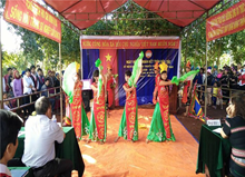 Article “Ngày hội đại đoàn kết toàn dân tộc” tại làng Ar Tôk, xã Đê Ar, huyện Mang Yang