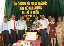 UBND tỉnh trao Danh hiệu “Bà mẹ Việt Nam anh hùng” cho mẹ Đỗ Thị Qu...