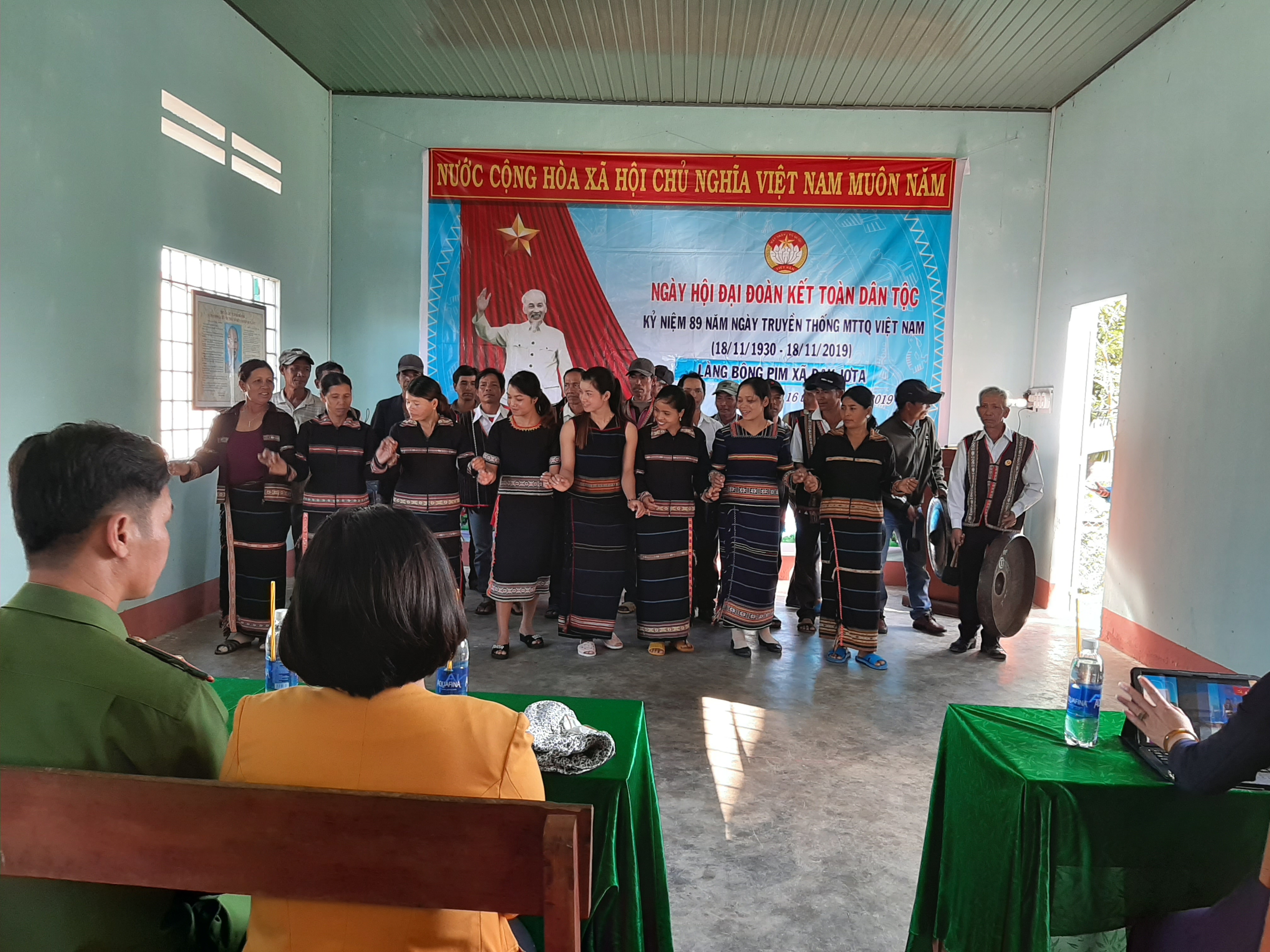 Làng Bông Pim, xã Đak JơTa tổ chức ngày Đại đoàn kết toàn dân tộc